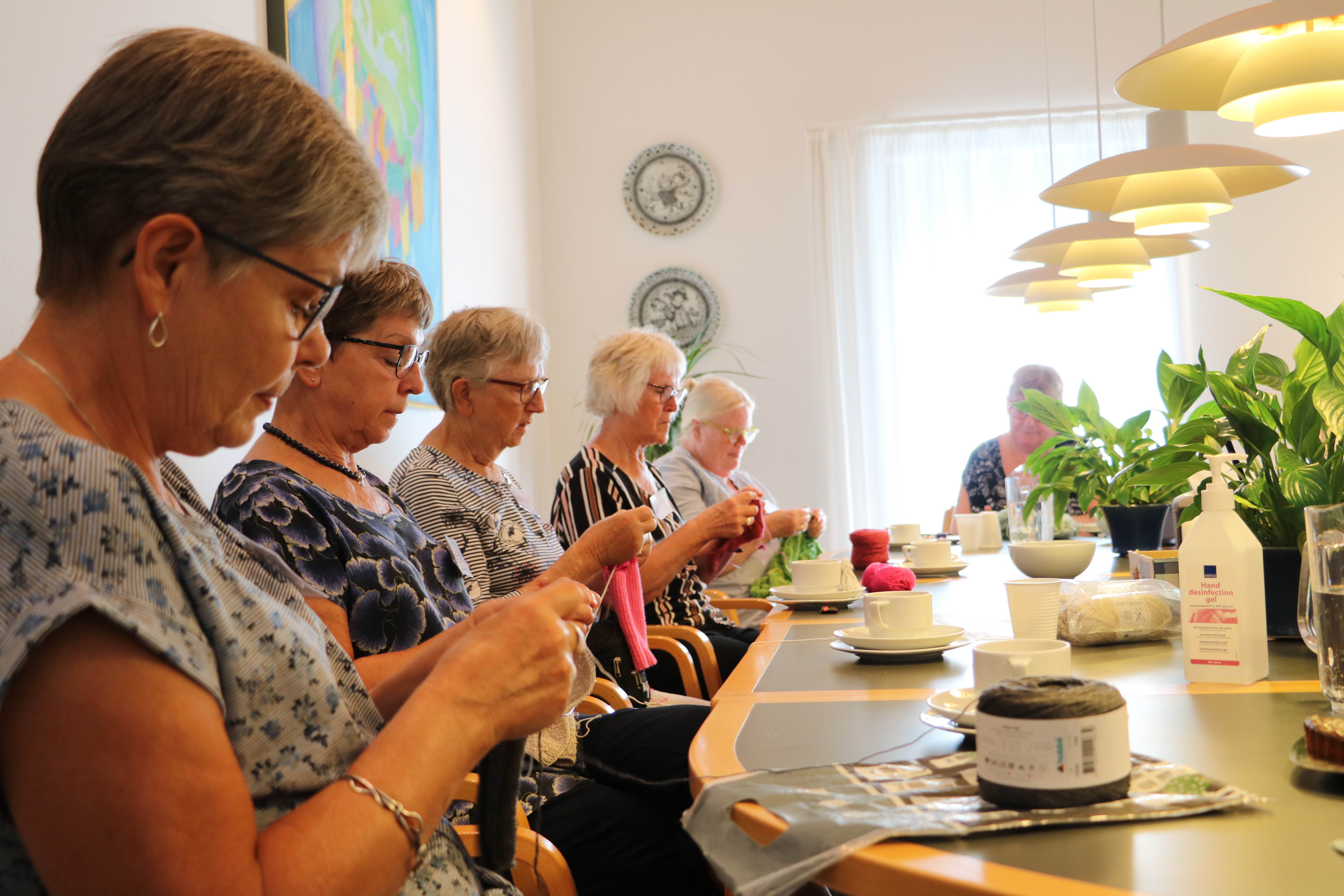 Kvinder der strikker