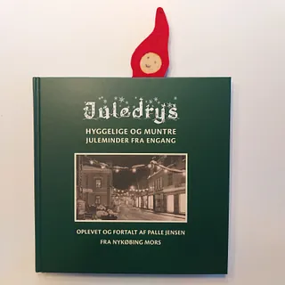 Lisbeth ved klaveret