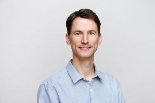 Portræt af korleder og organist Pavel Refsgaard Jensen